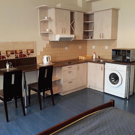 Town Center Studio Apartment 다우가프필스 외부 사진