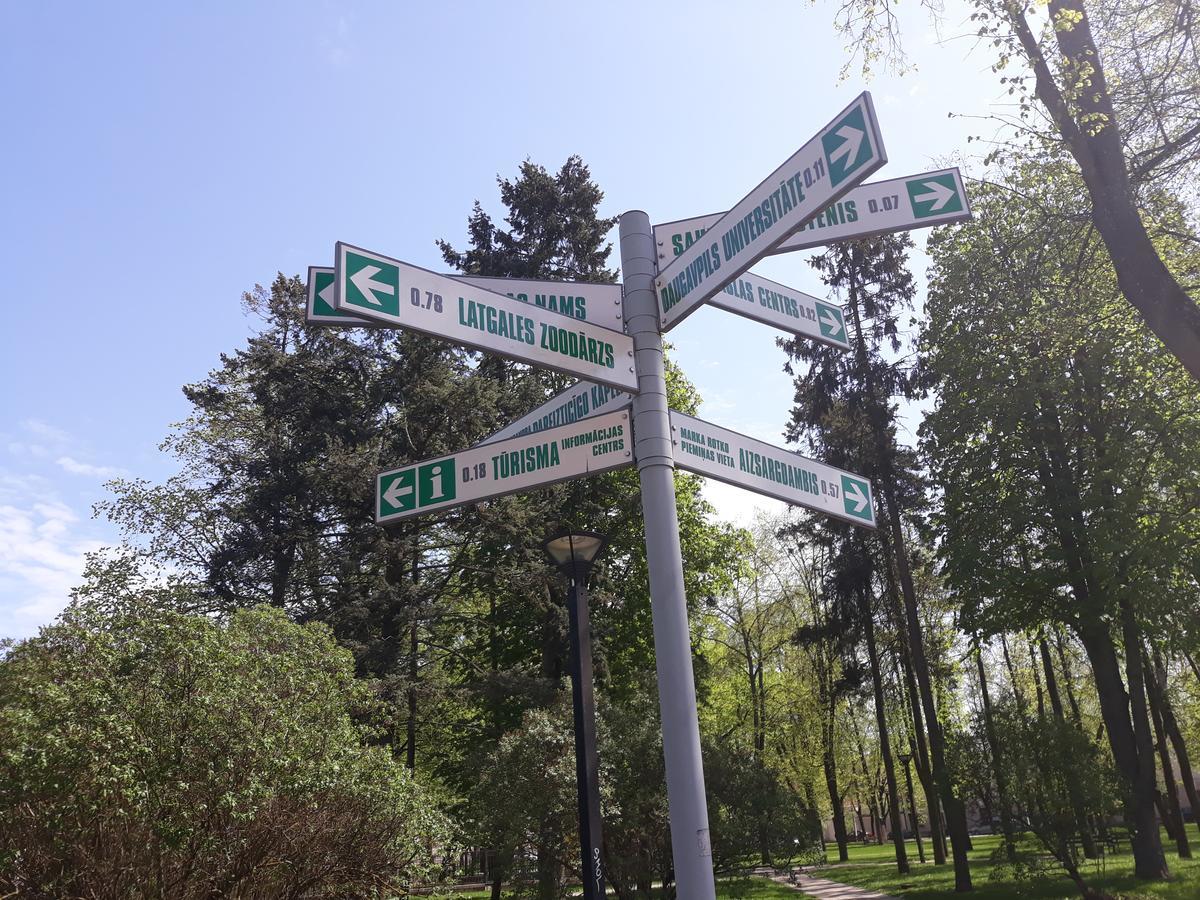 Town Center Studio Apartment 다우가프필스 외부 사진